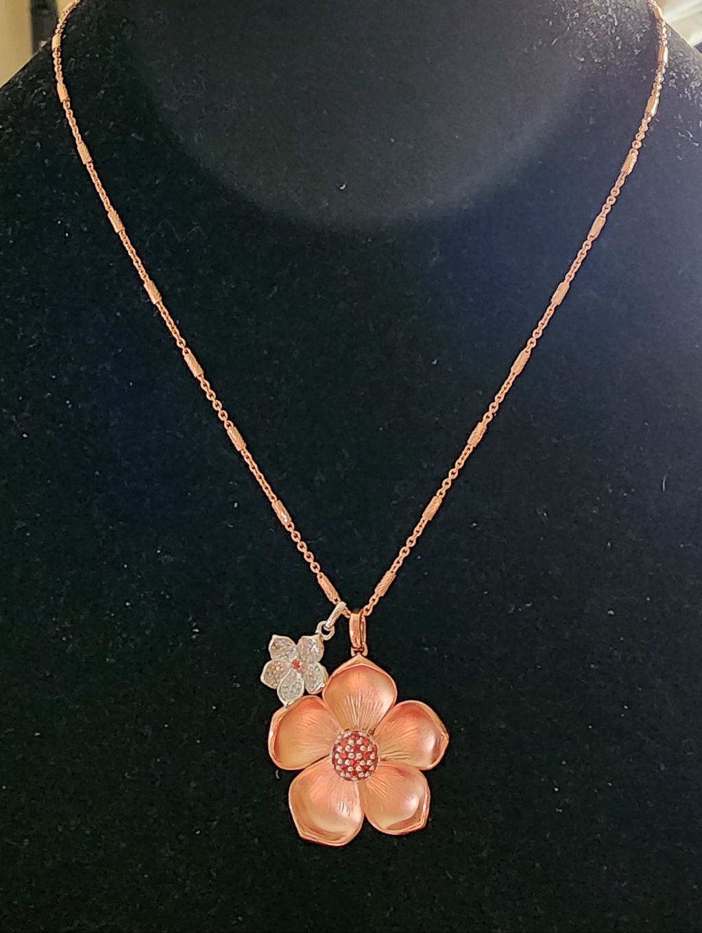 Stephen Dweck Diamonds Flower Necklace 350$